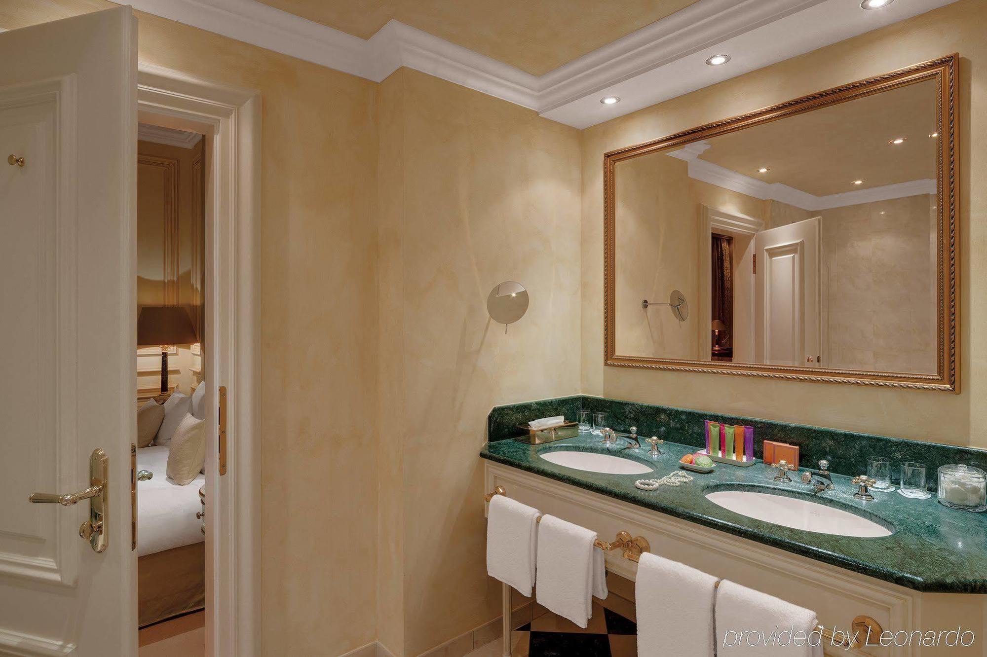 Hotel Koenigshof Μόναχο Δωμάτιο φωτογραφία